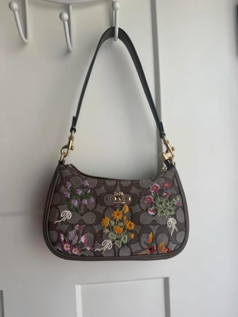 AUTHENTIC COACH Mini Teri Signature Jaquard with floral embroidery shoulder bag